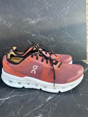 On running Men's Cloudgo Sneakers Mahogany/Ivory size 10.5